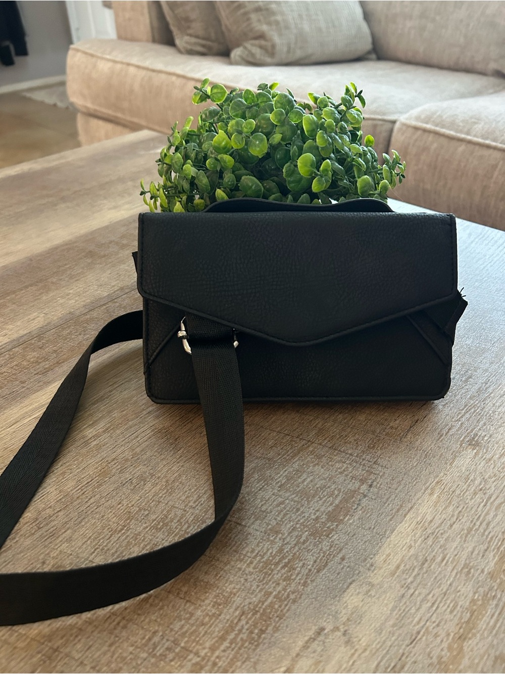 Black Crossbody Envelope Bag - Women's Everyday Shoulder Purse